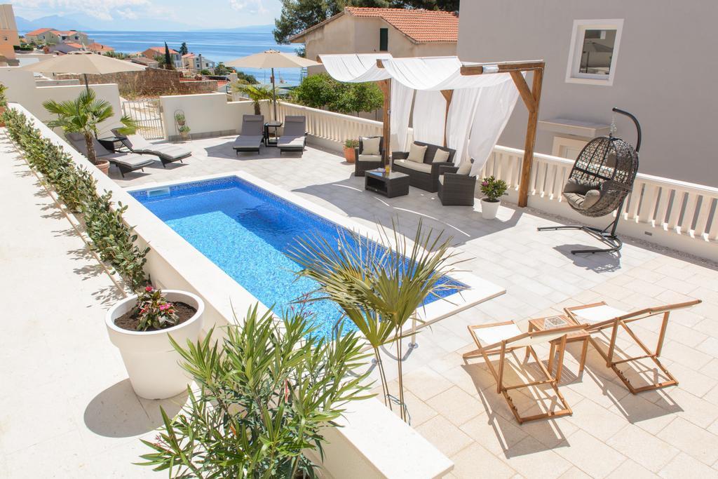 Apartments Villa Atlantis 特罗吉尔 外观 照片