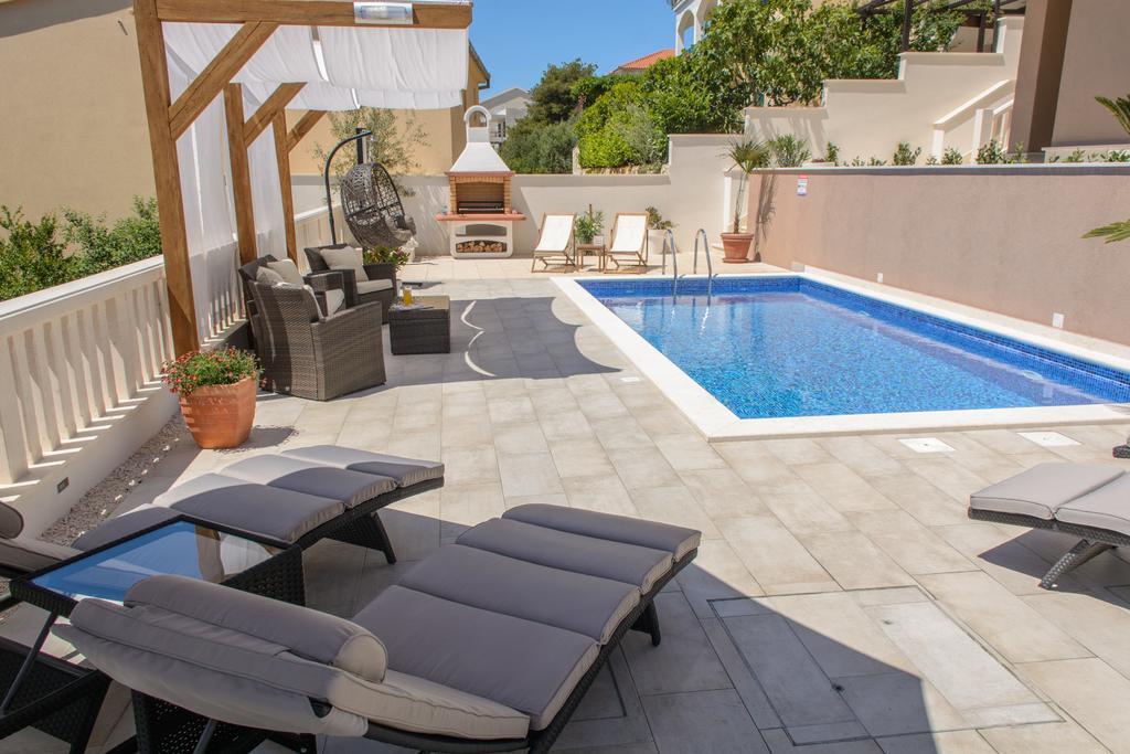 Apartments Villa Atlantis 特罗吉尔 外观 照片