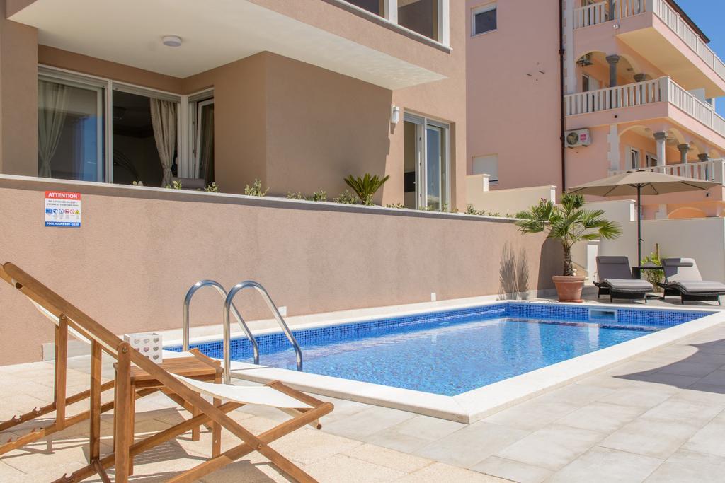 Apartments Villa Atlantis 特罗吉尔 外观 照片