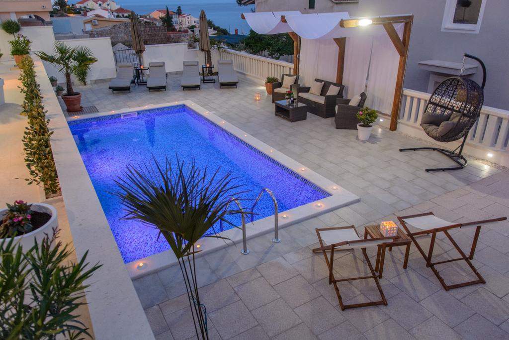 Apartments Villa Atlantis 特罗吉尔 外观 照片