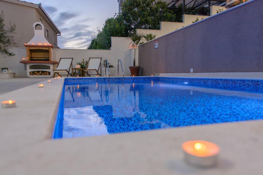 Apartments Villa Atlantis 特罗吉尔 外观 照片