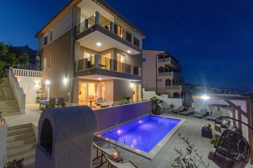Apartments Villa Atlantis 特罗吉尔 外观 照片