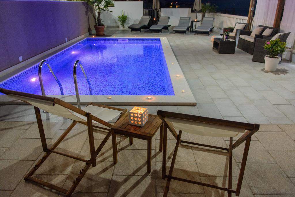 Apartments Villa Atlantis 特罗吉尔 外观 照片
