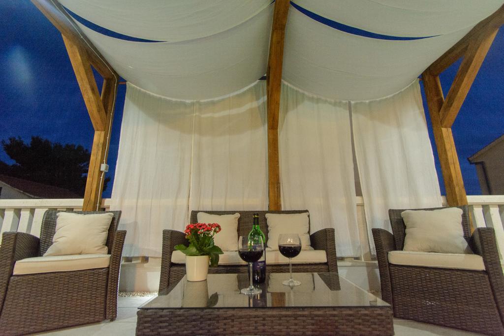 Apartments Villa Atlantis 特罗吉尔 外观 照片