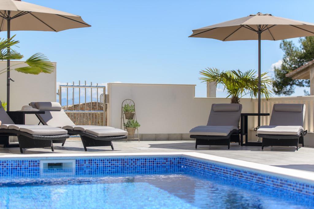 Apartments Villa Atlantis 特罗吉尔 外观 照片
