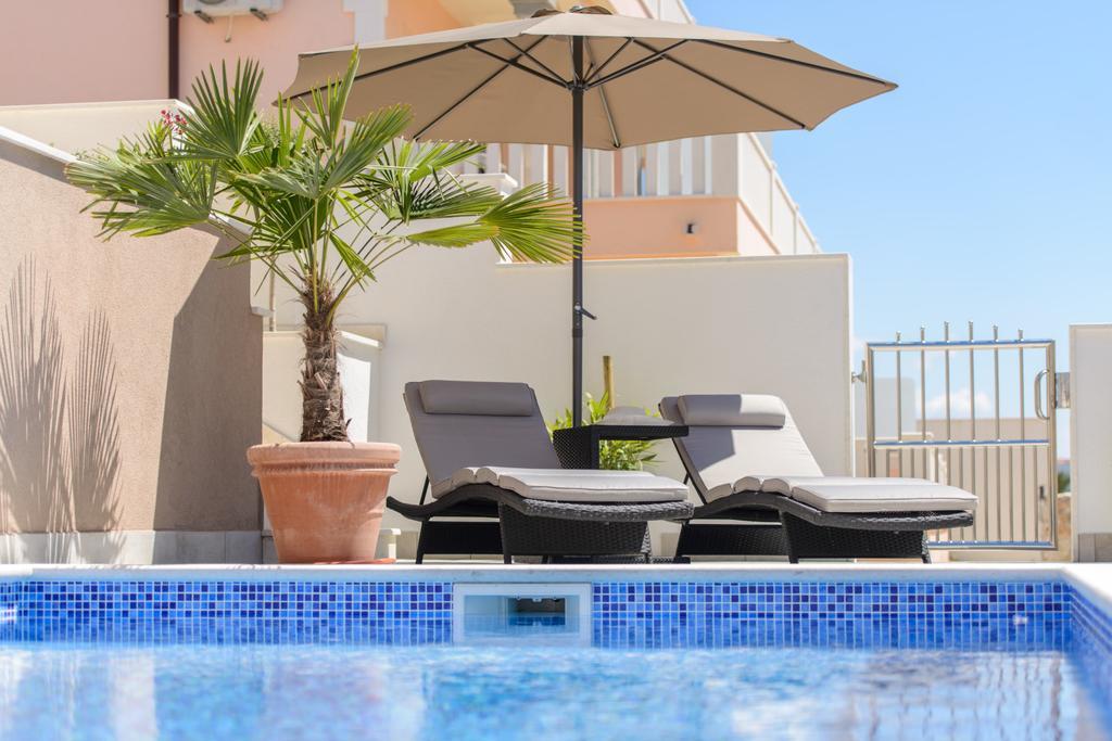 Apartments Villa Atlantis 特罗吉尔 外观 照片