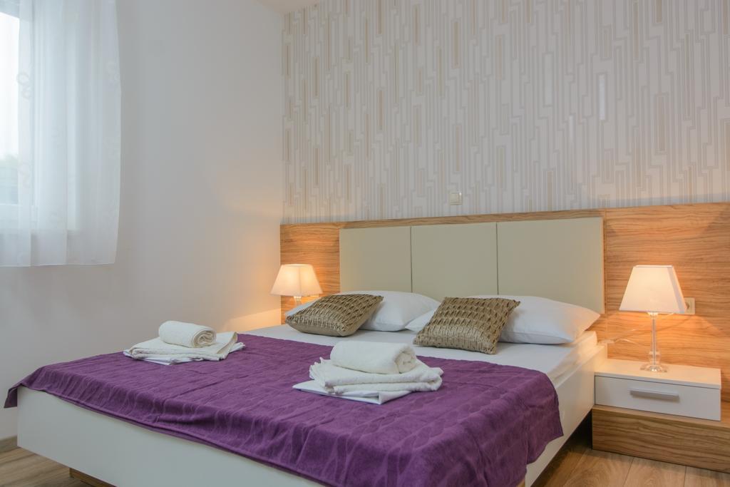 Apartments Villa Atlantis 特罗吉尔 外观 照片