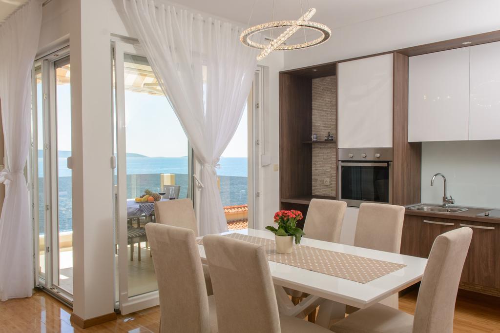 Apartments Villa Atlantis 特罗吉尔 外观 照片