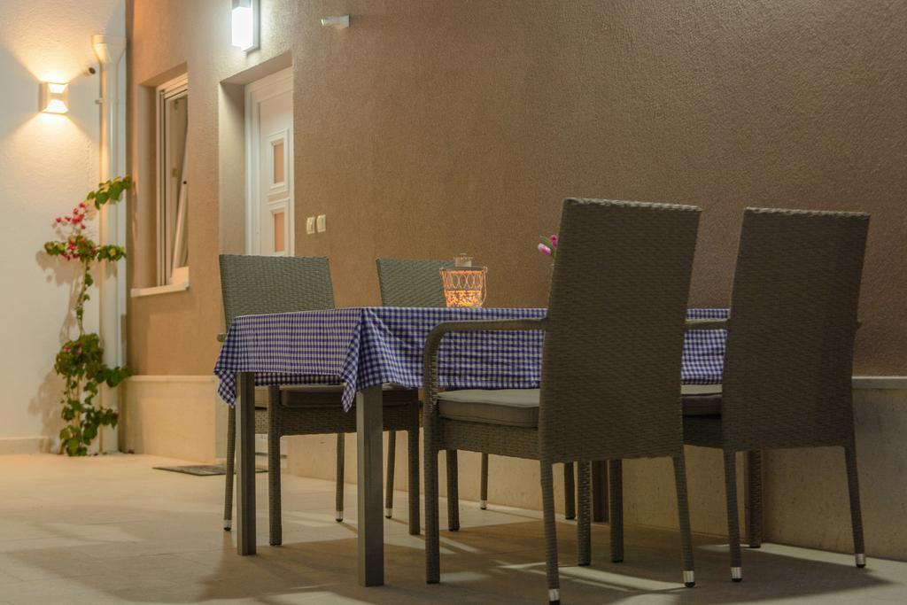 Apartments Villa Atlantis 特罗吉尔 外观 照片
